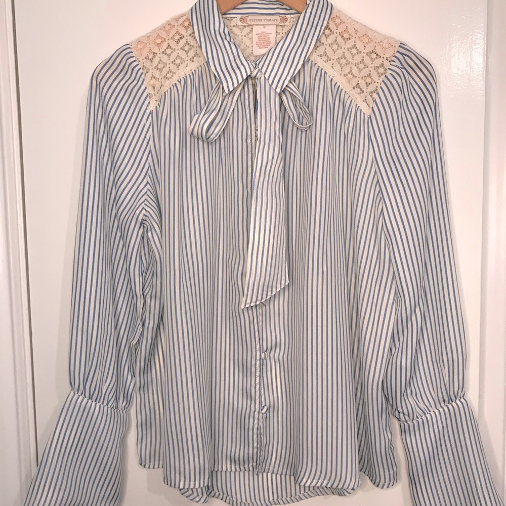 Flying Tomato, size small blouse